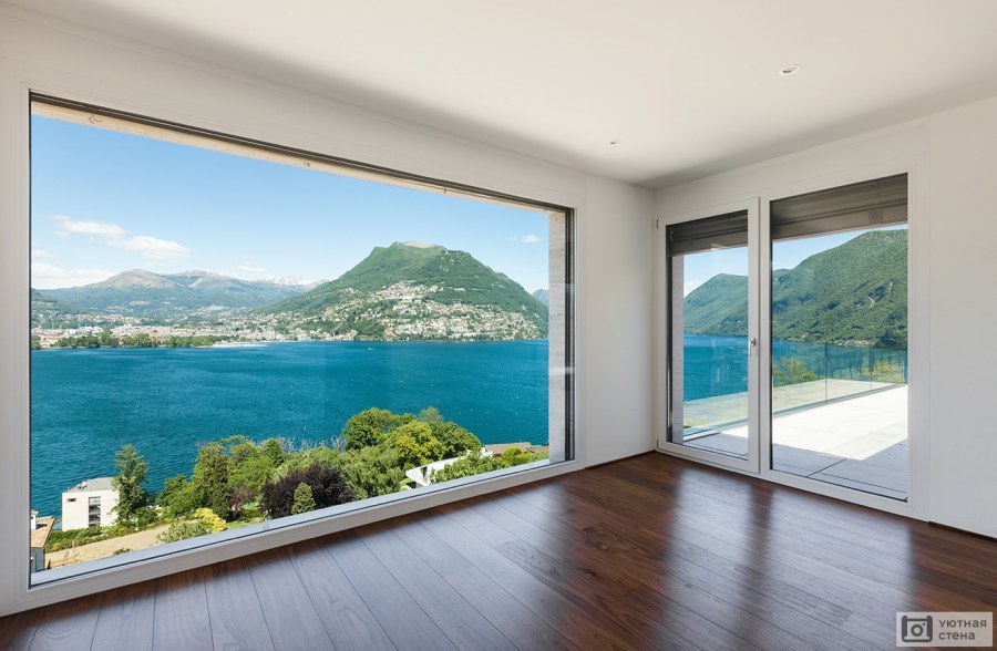 Окно с видом на море