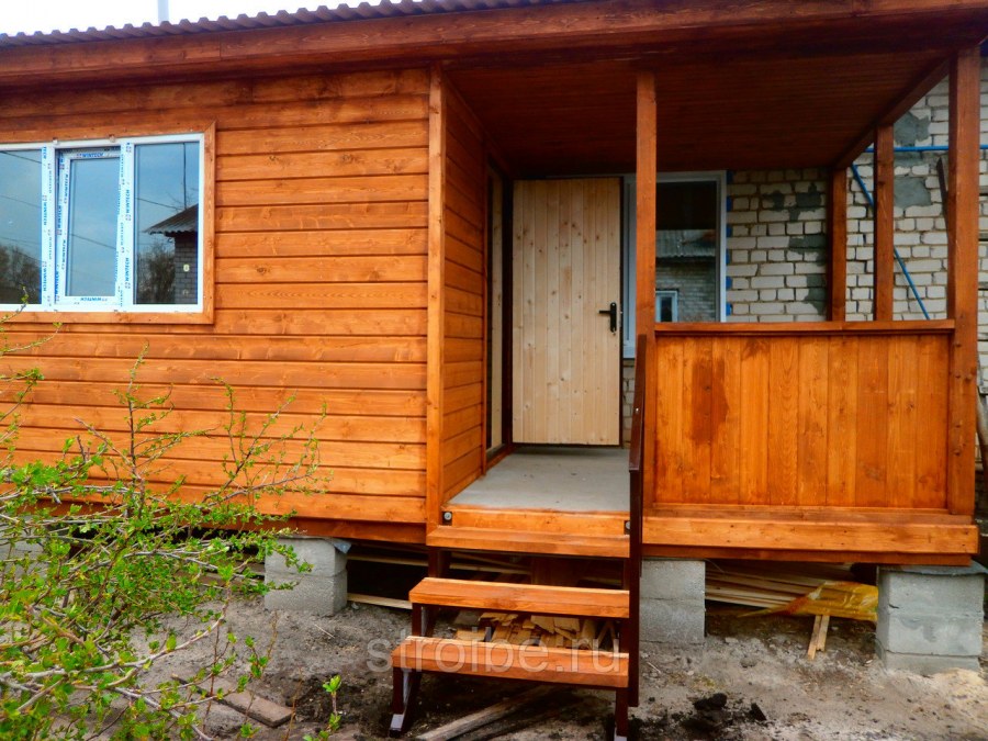 Веранда пристроенная к дачному домику