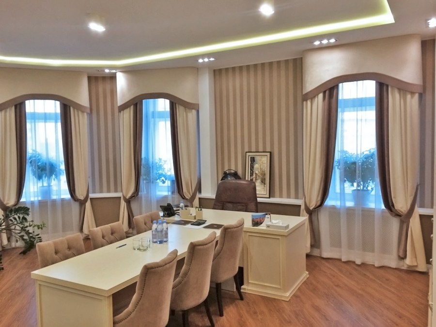 Гостиная с 2 окнами