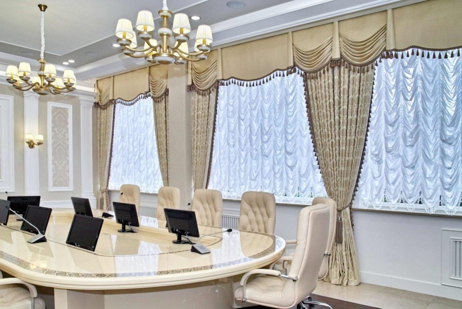 Шторы в зал совещаний