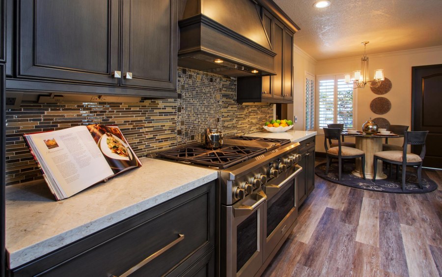 Дорогой ремонт кухни