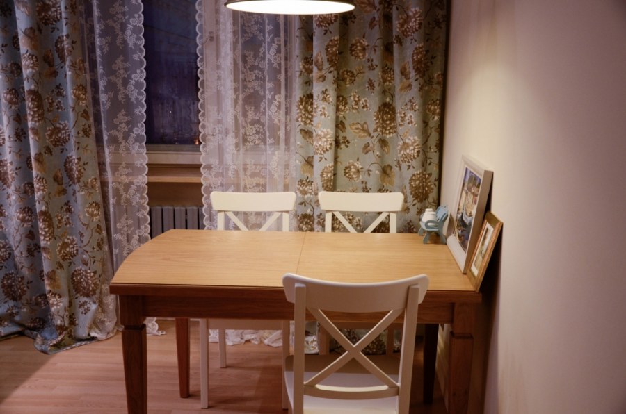 СТУРНЭС раздвижной стол, морилка,антик, 147/204x95 см