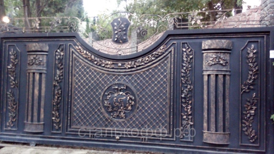 Кованые откатные ворота кво05