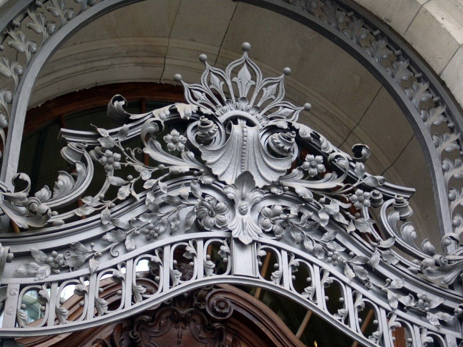 Кованые колонны для ворот