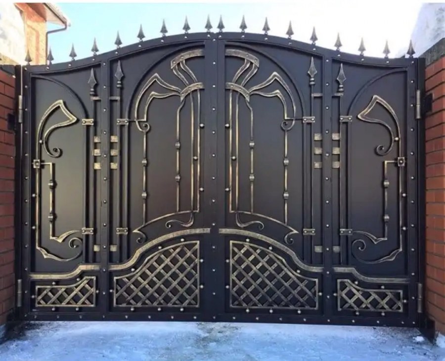 Резные входные двери