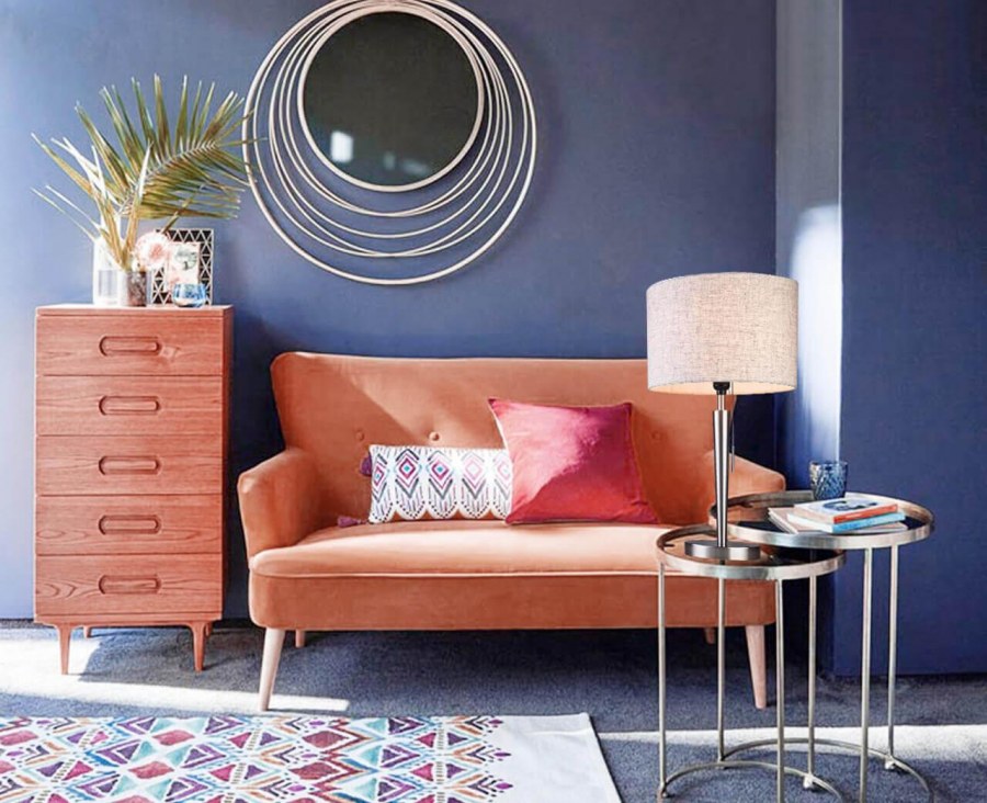 Желтый дива в интерьере