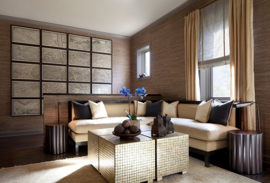 Декор за диваном в гостиной