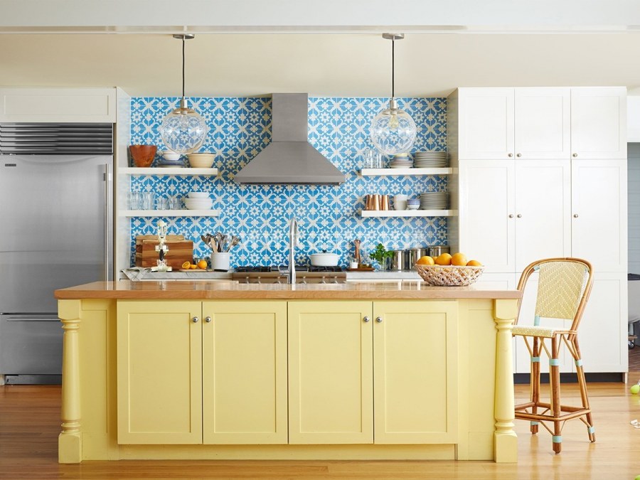 Кухня в желто голубых тонах