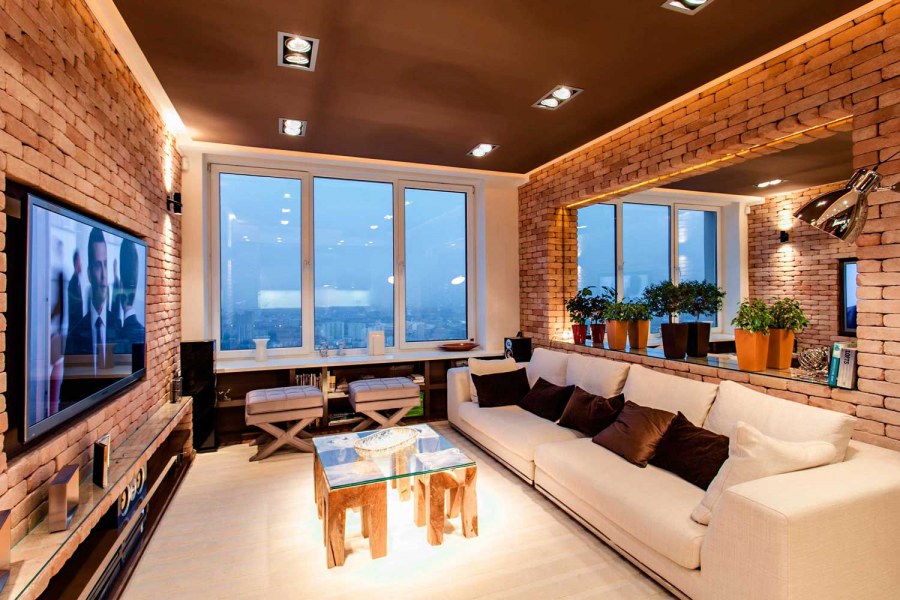 Счастливые люди в квартире