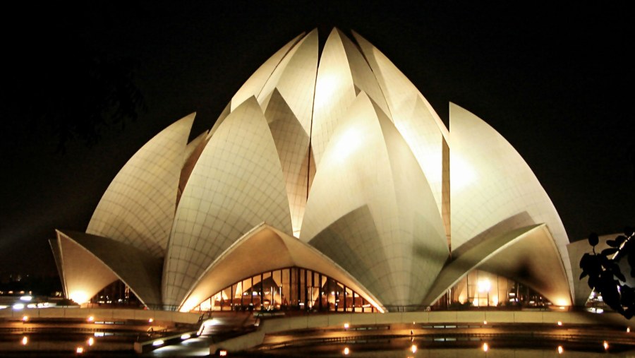 Храм лотоса Бахаи в Нью-Дели