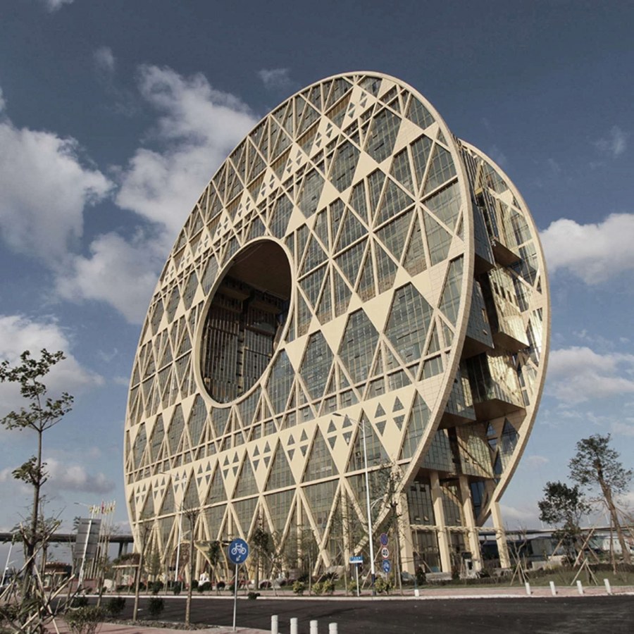 Яйцеобразное здание Бомбей Индия