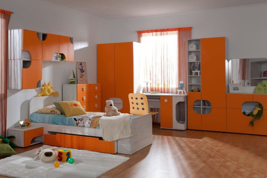 Оранжевая комната для девочки