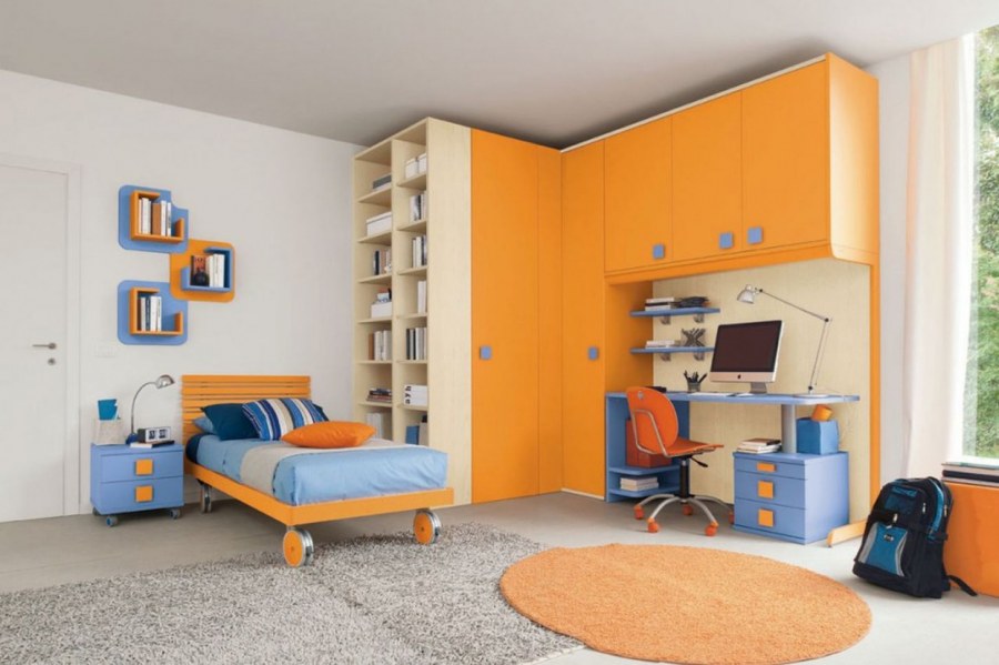 Детская в сине оранжевом цвете