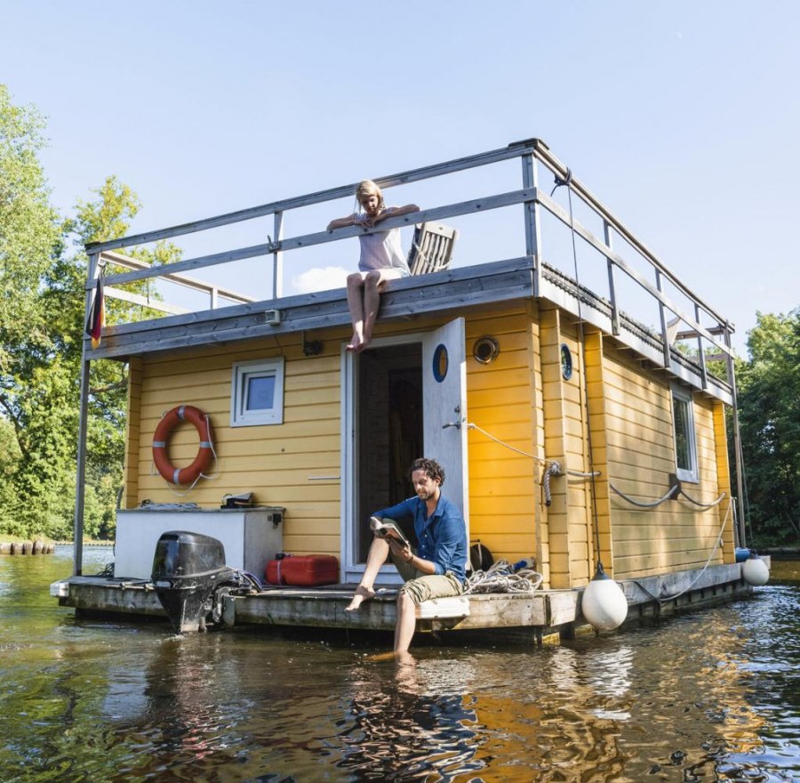 Плавучий дом хаусбот