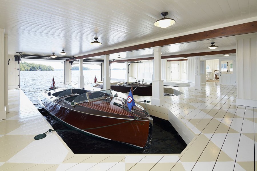 Плавучий дом из баржи