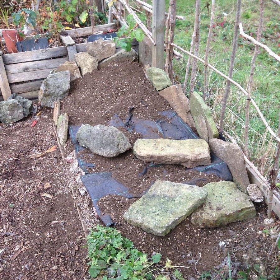 Фундамент для альпийской горки