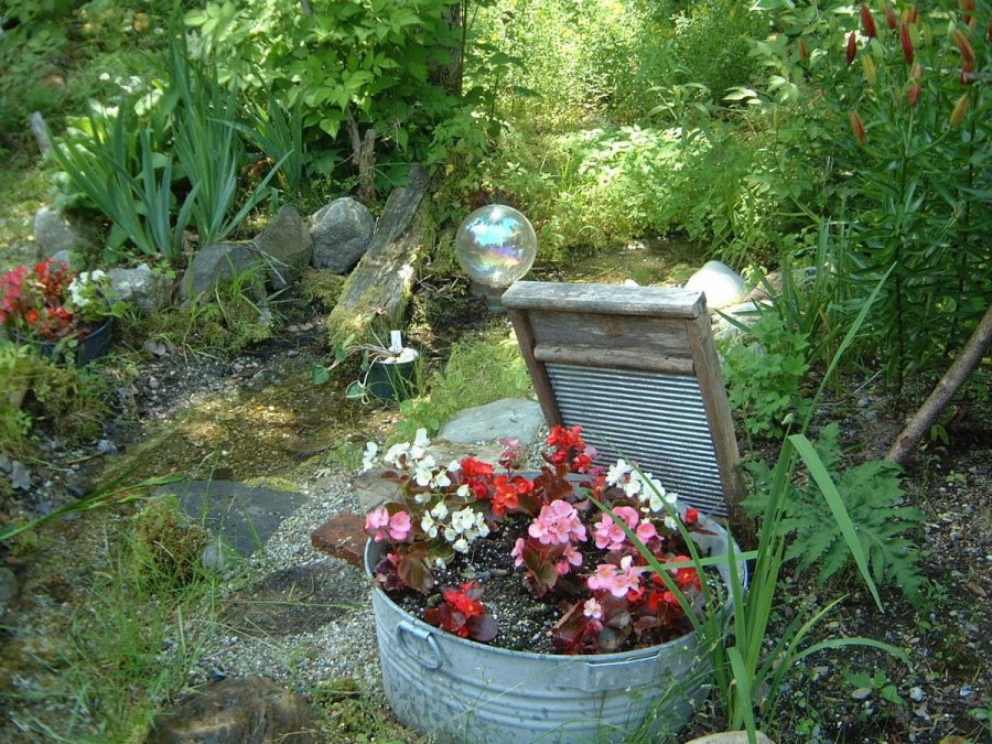 Декор сада в деревенском стиле