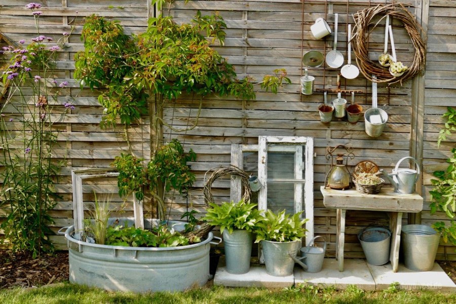 Декор дачного участка в деревенском стиле