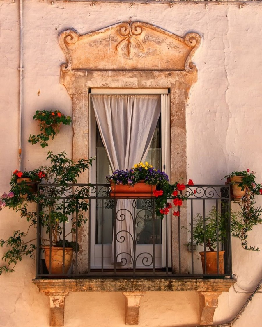 Красивые старинные балконы