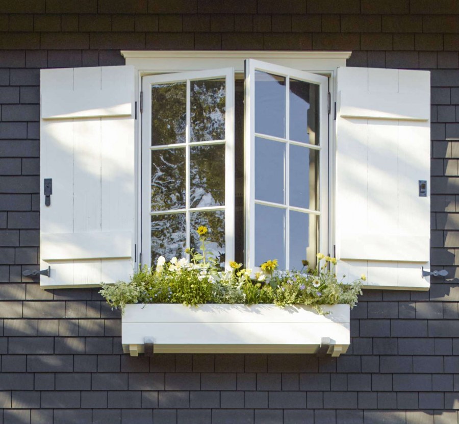 Окно в прованском стиле