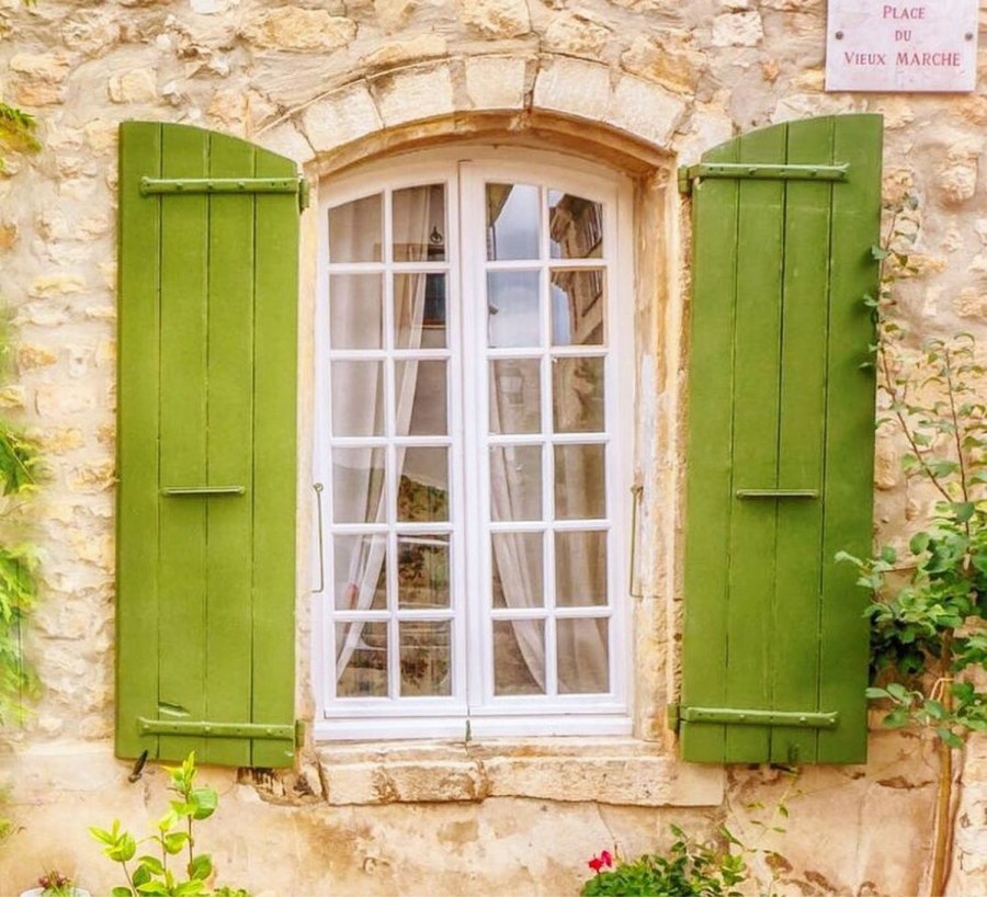 Окно со ставнями Франция