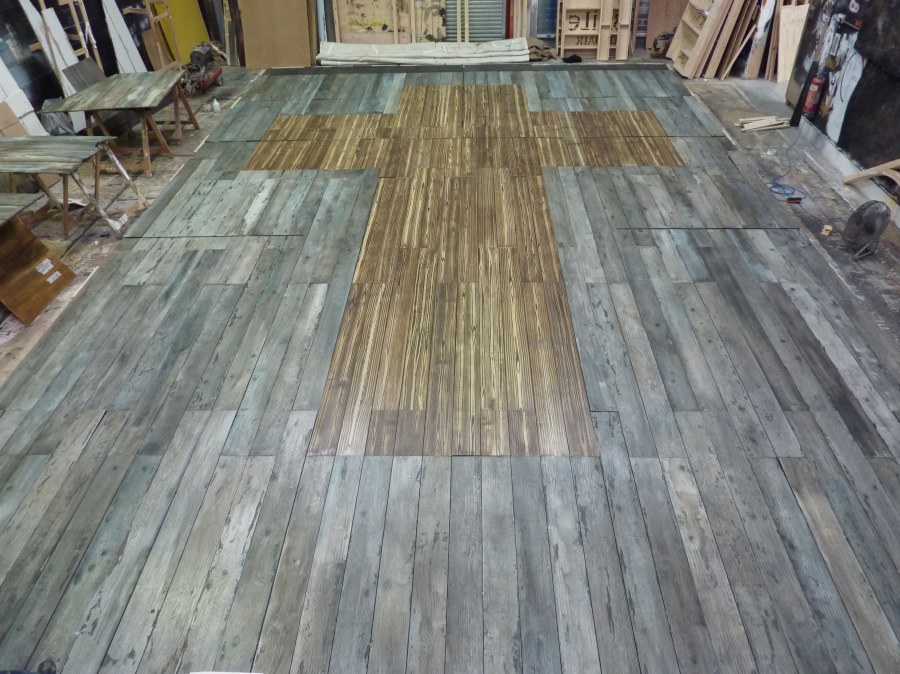 Деревянный пол в мастерской
