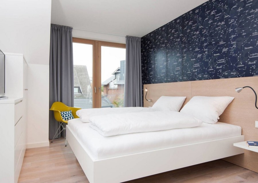 Красно белые стены