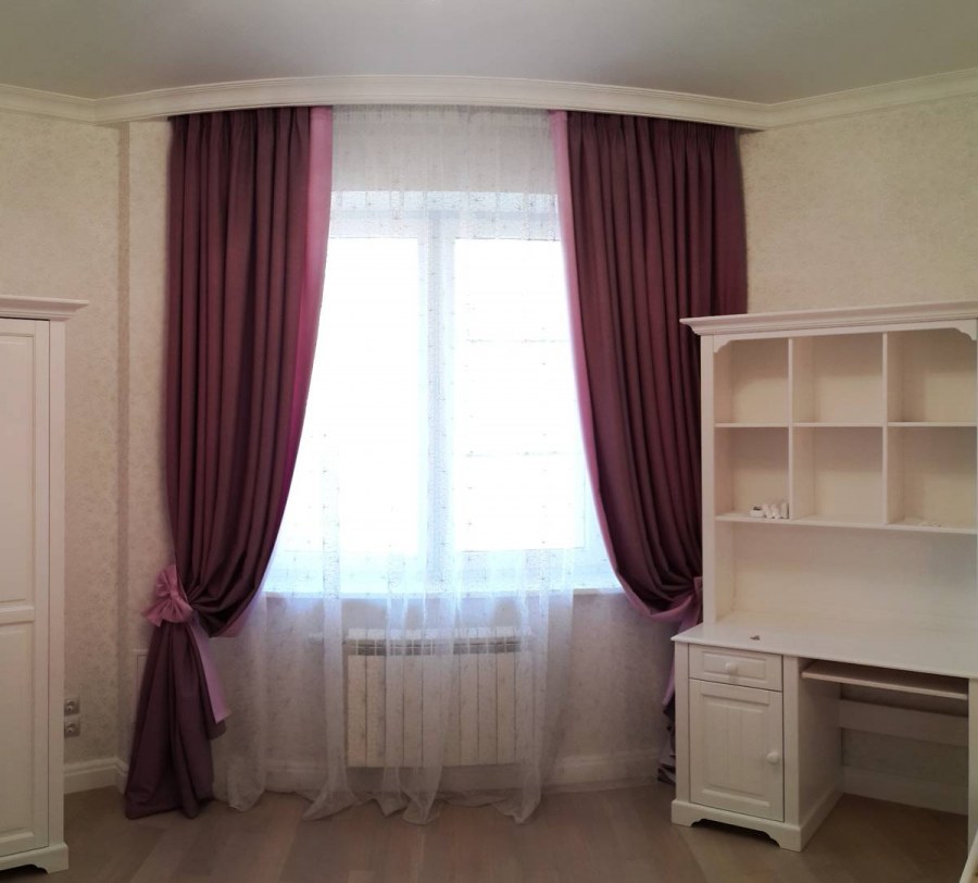Карниз для штор в комнату закругленный