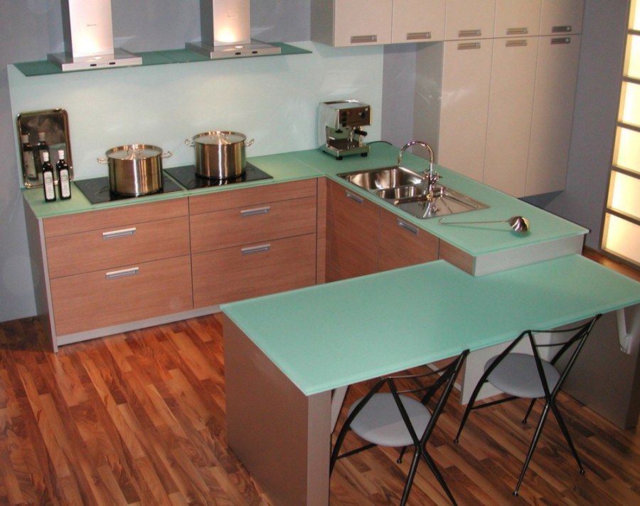 Кухонный гарнитур столешница