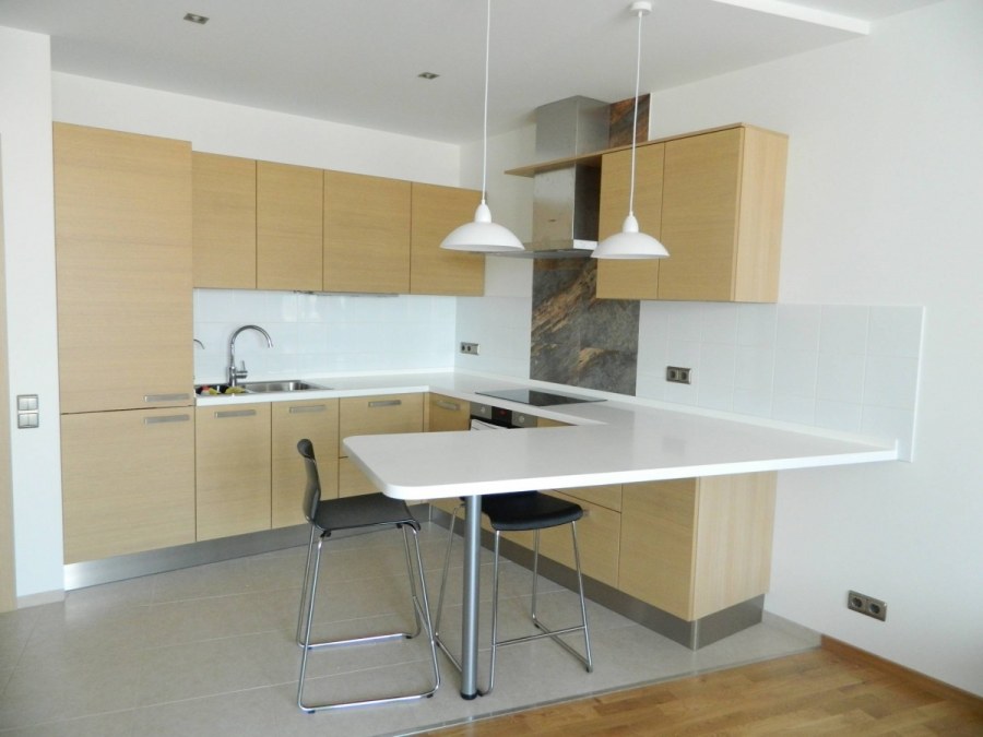 Кухонный гарнитур со стойкой