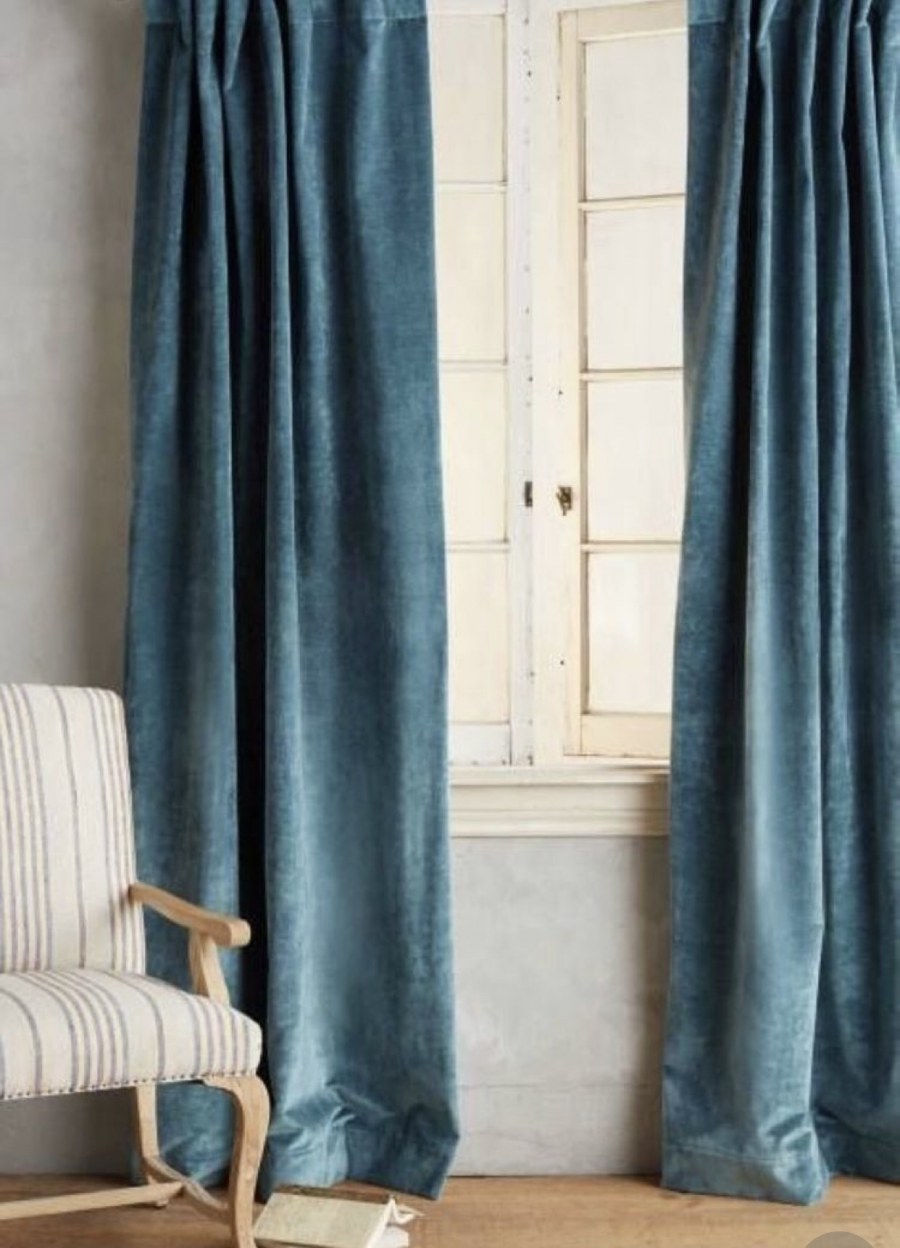 Классические шторы из бархата