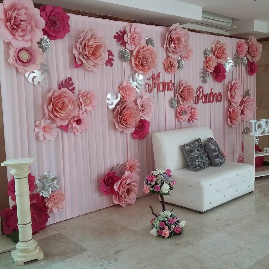 Украшение бумажными цветами