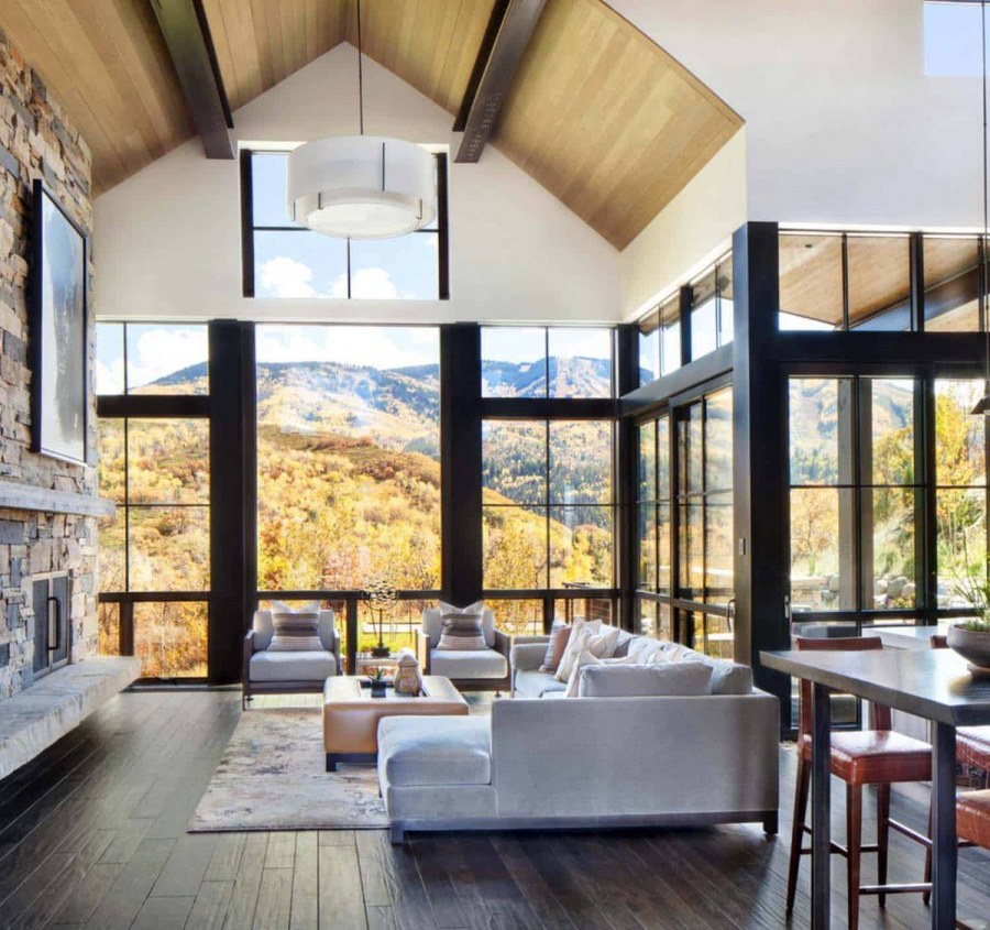 Загородный дом с панорамными окнами