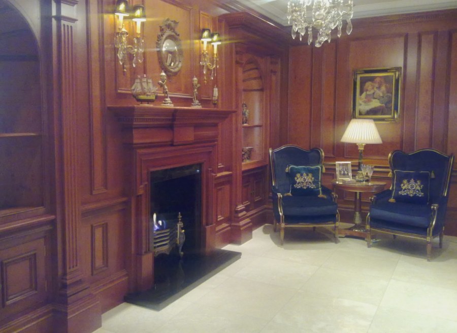 Загородный дом в старинном стиле