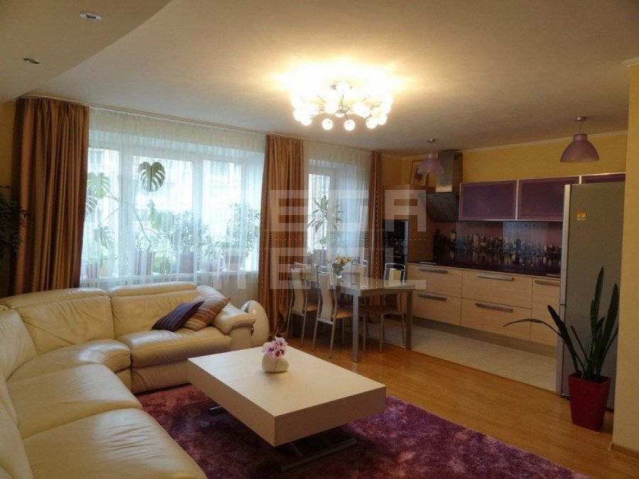 Объединение кухни и гостиной реальные