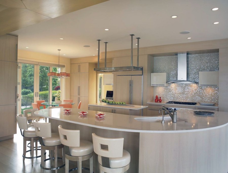 Кухня столовая с барной стойкой