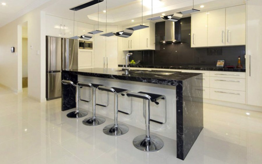 Большая кухня с барной стойкой