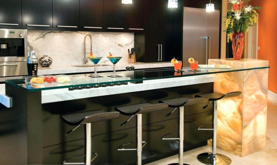 Кухни с барной стойкой