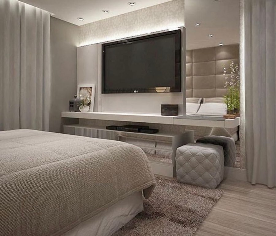 Телевизор в спальне