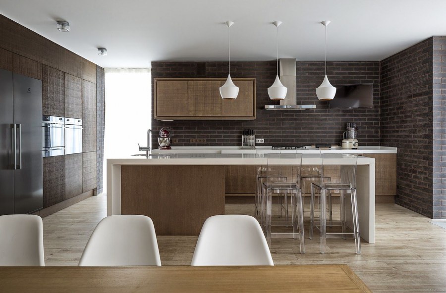 Интерьер кухни в частном доме в современном стиле