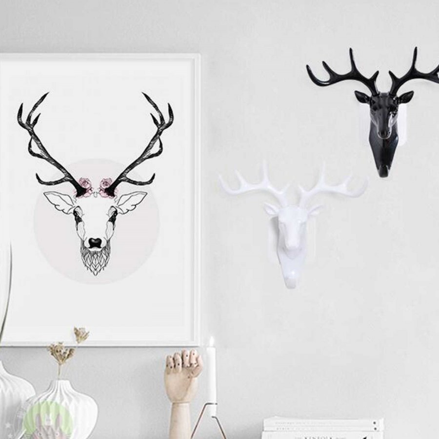 Лошадь с рогами оленя