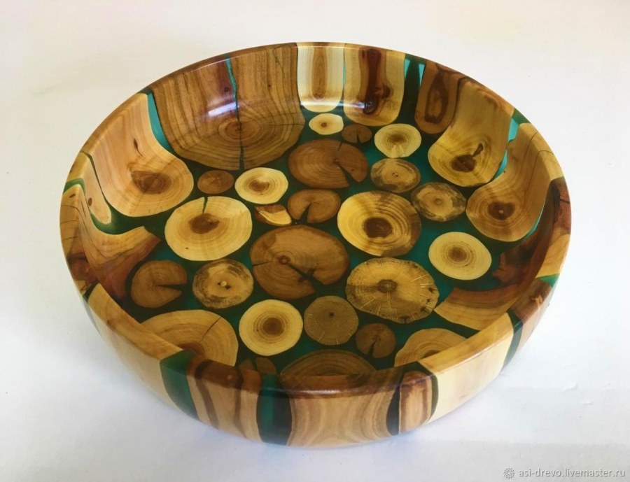 Из спилов дерева