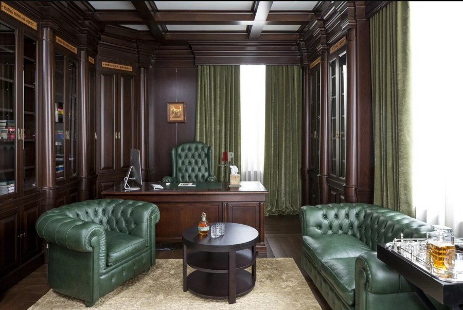 Интерьер кабинета Рэма Вяхирева