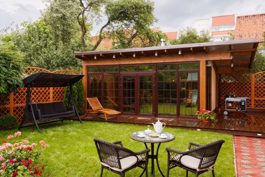 Беседка закрытая с патио