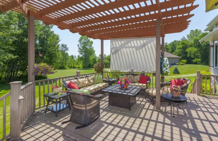 Веранда патио с перголой