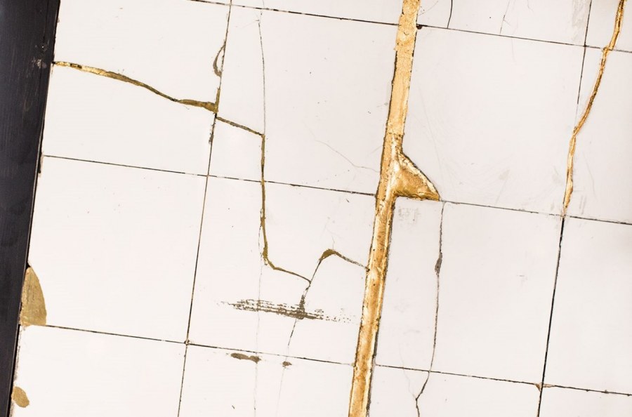 Самоклеющаяся плитка на пол