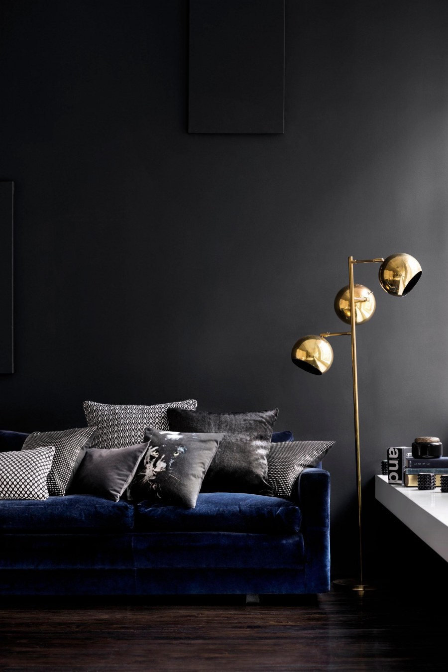 Черная стена в интерьере