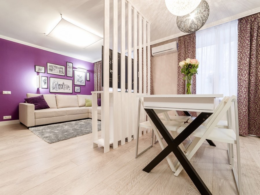 Светлый ламинат в интерьере квартиры