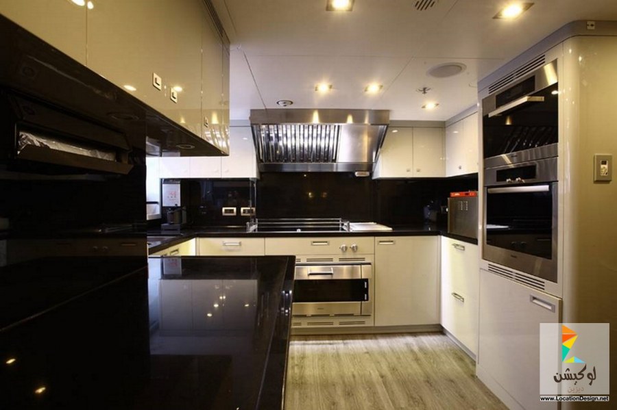 Бежево черная кухня