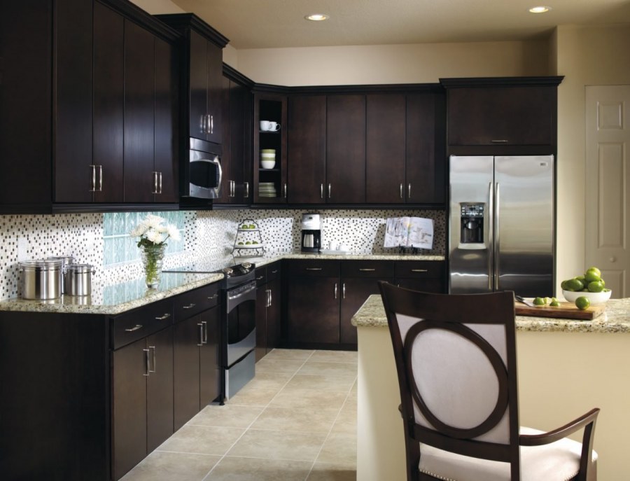 Кухня в коричневом цвете